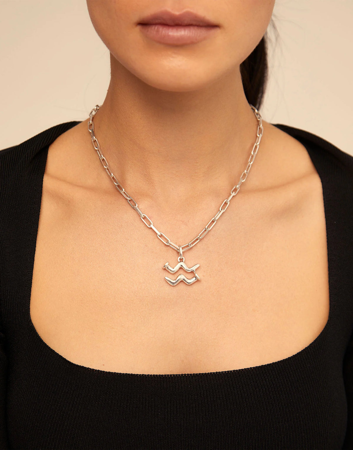 Uno de 50 COL1608 Short link chain charm necklace