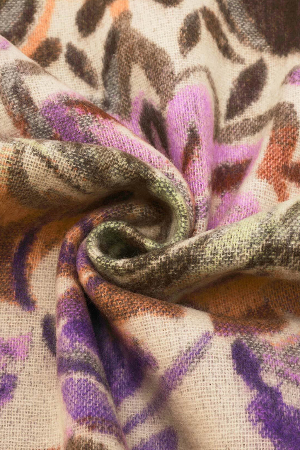 Fraas Marshmallow Multicolour Floral Scarf 620015-025, fabric detail