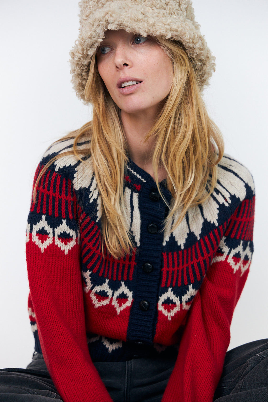Lollys Laundry ClareLL Red Nordic Knit Cardigan 26407-5016, close detail of the yoke pattern