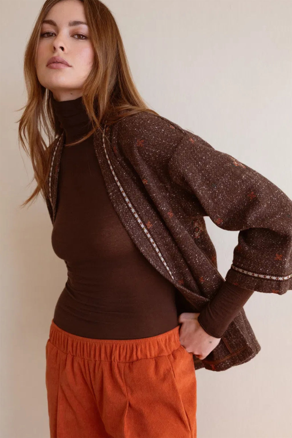 Luna Llena Pandora Brown Kimono KN82, three-quarter view over a roll neck