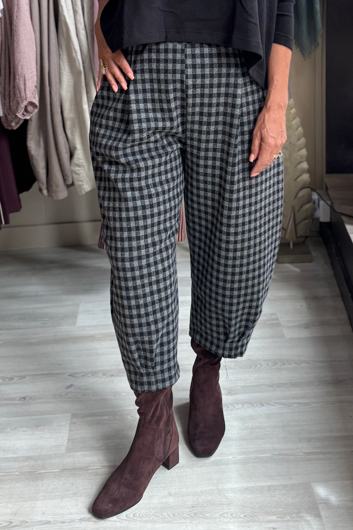 Mama B Bianco JQ 33847 Grigio Grey Large Check Trousers, front view