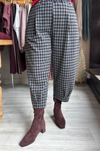 Mama B Bianco JQ 33847 Grigio Grey Large Check Trousers, tapered leg detail