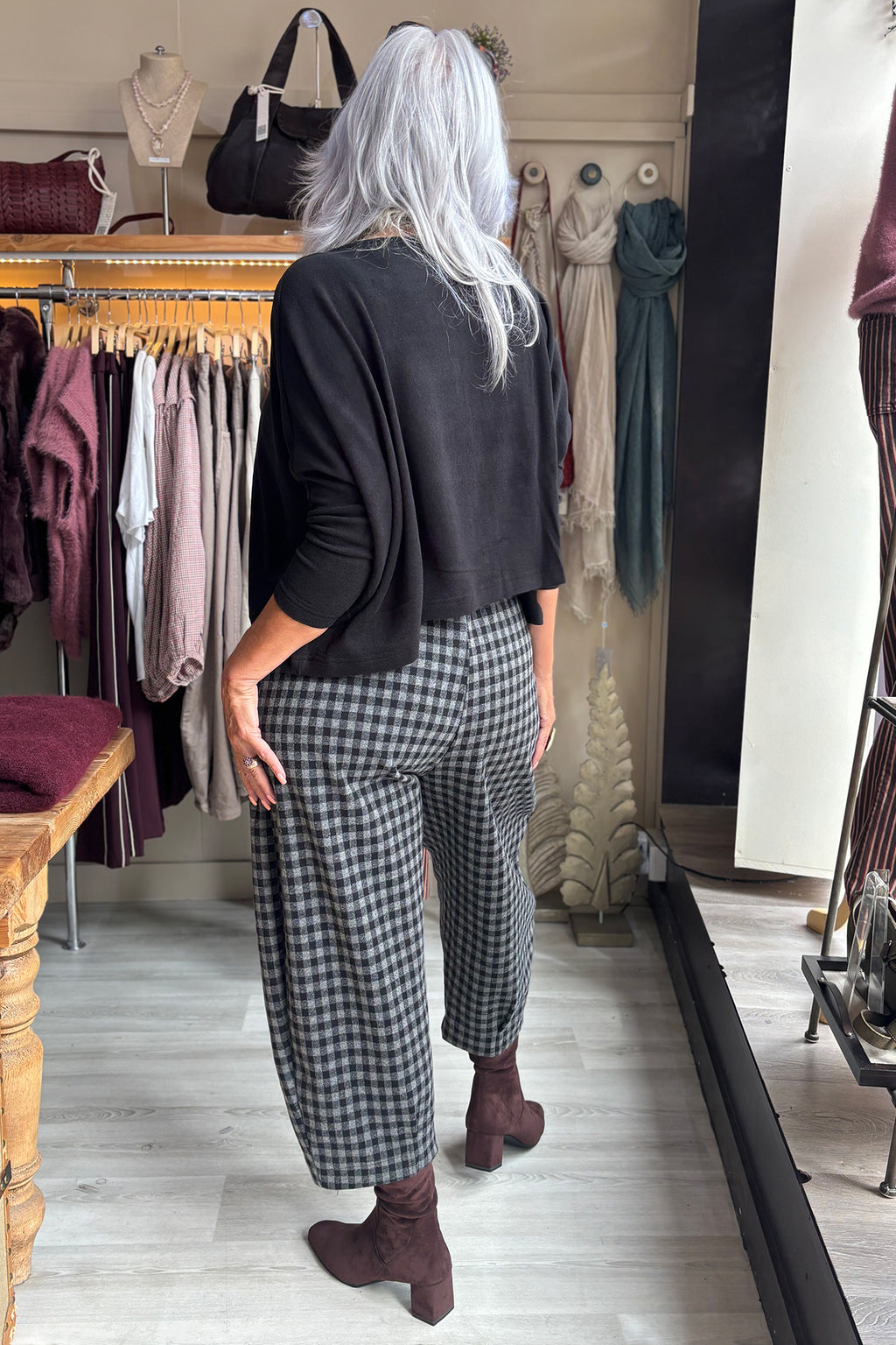 Mama B Bianco JQ 33847 Grigio Grey Large Check Trousers, back view