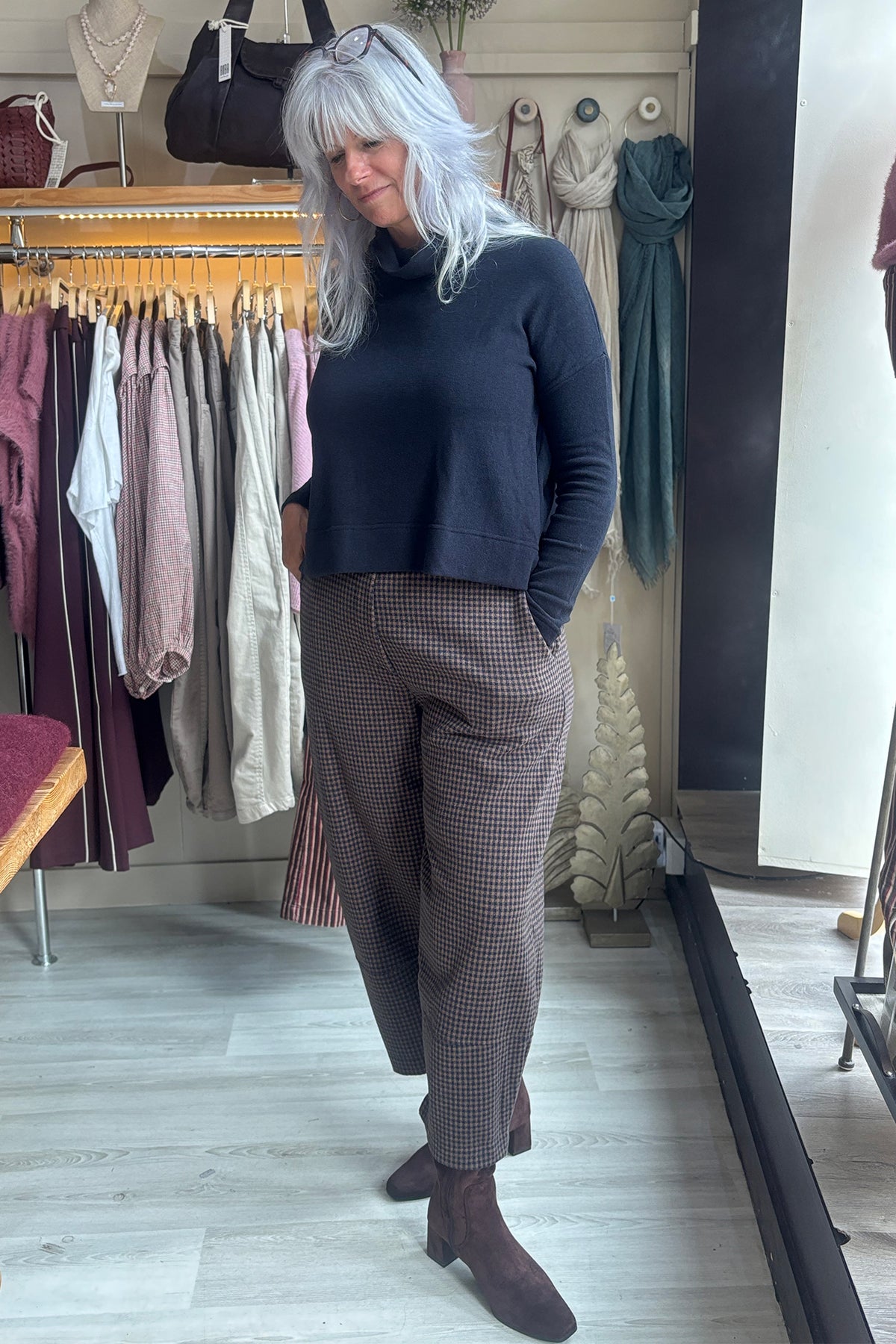 Mama B Moyet Notte Navy Jumper 17237, full length