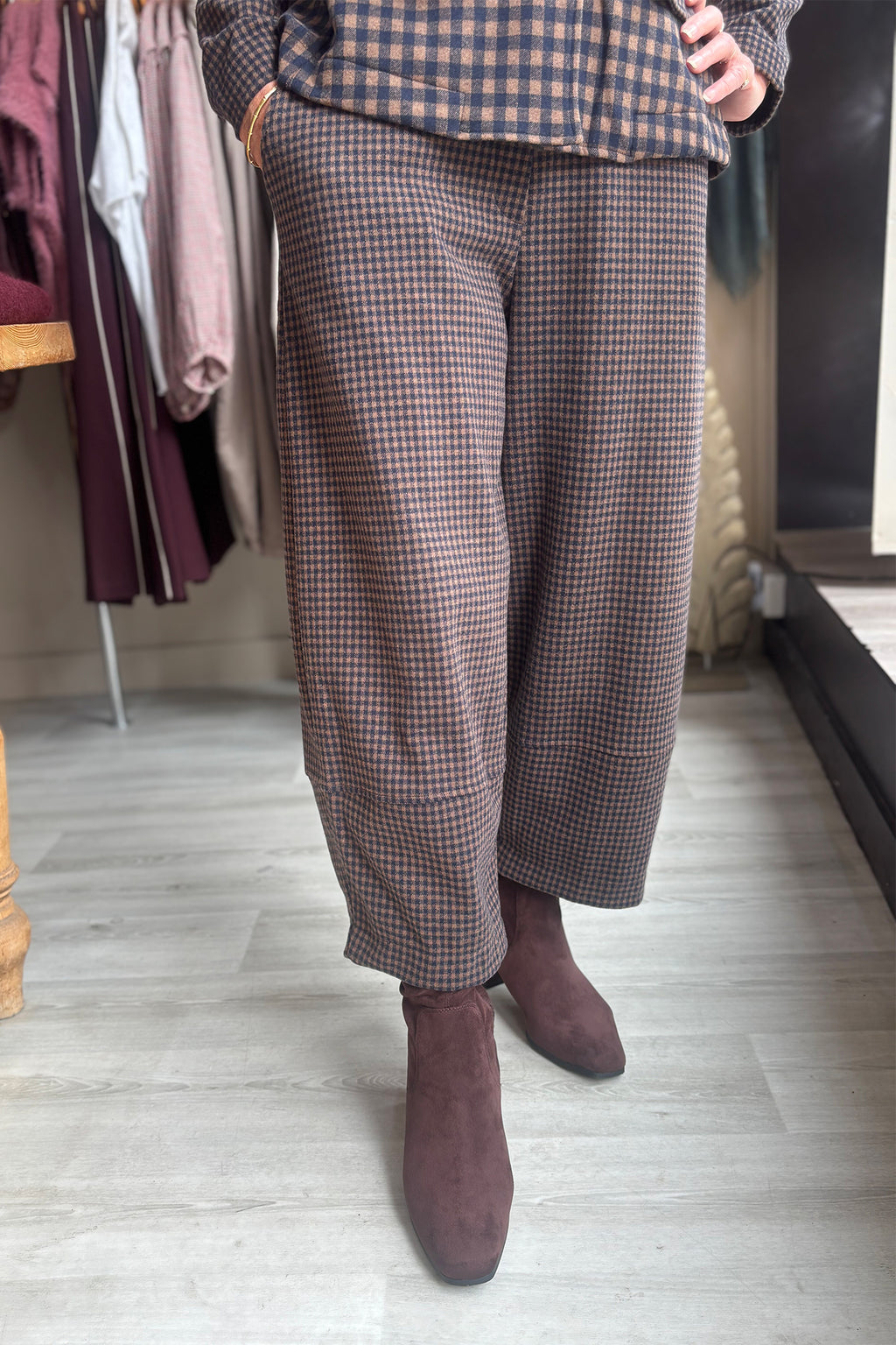 Mama B Rima JQ33846 Notte Brown Small Check Trousers, front view
