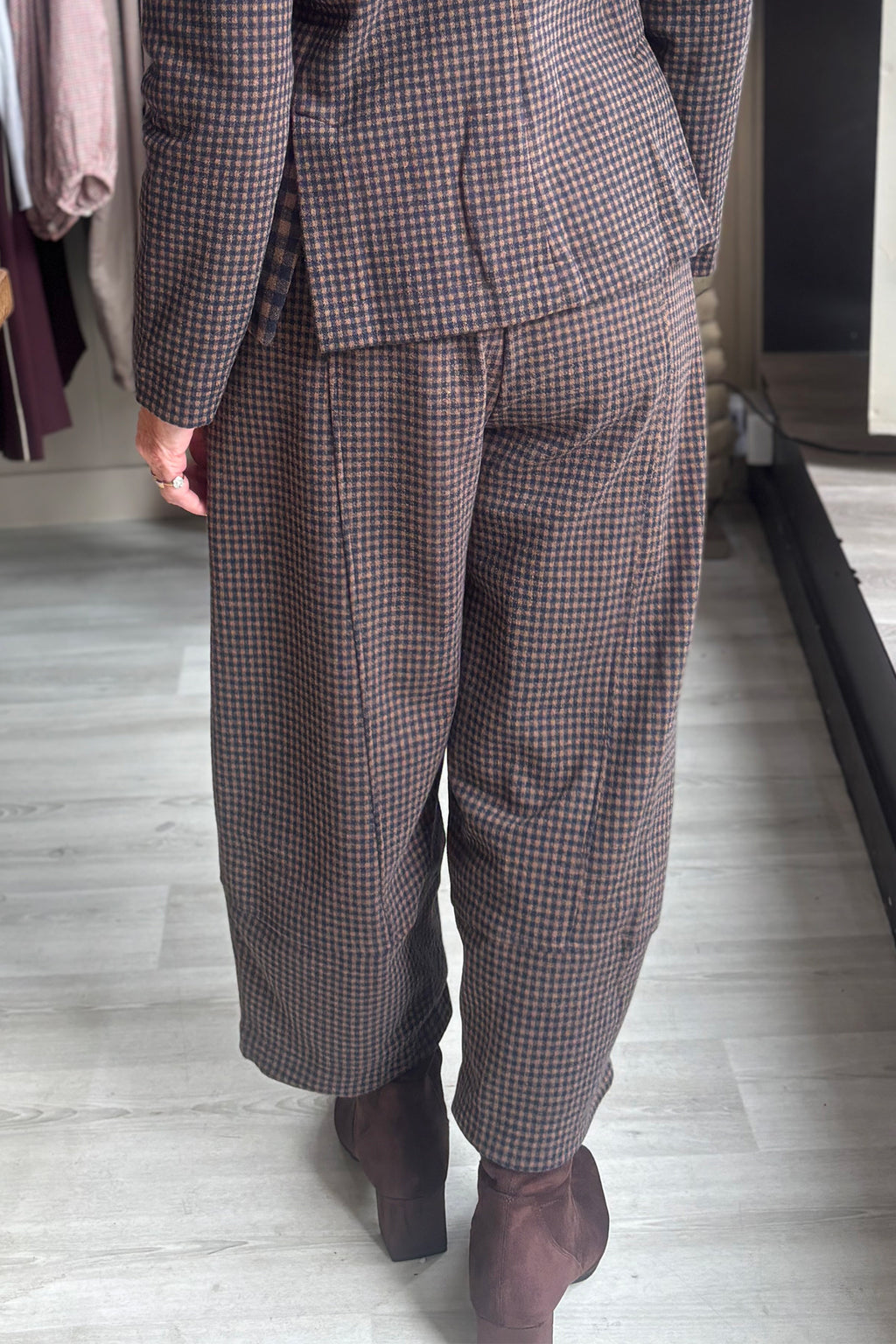 Mama B Rima JQ33846 Notte Brown Small Check Trousers, back view