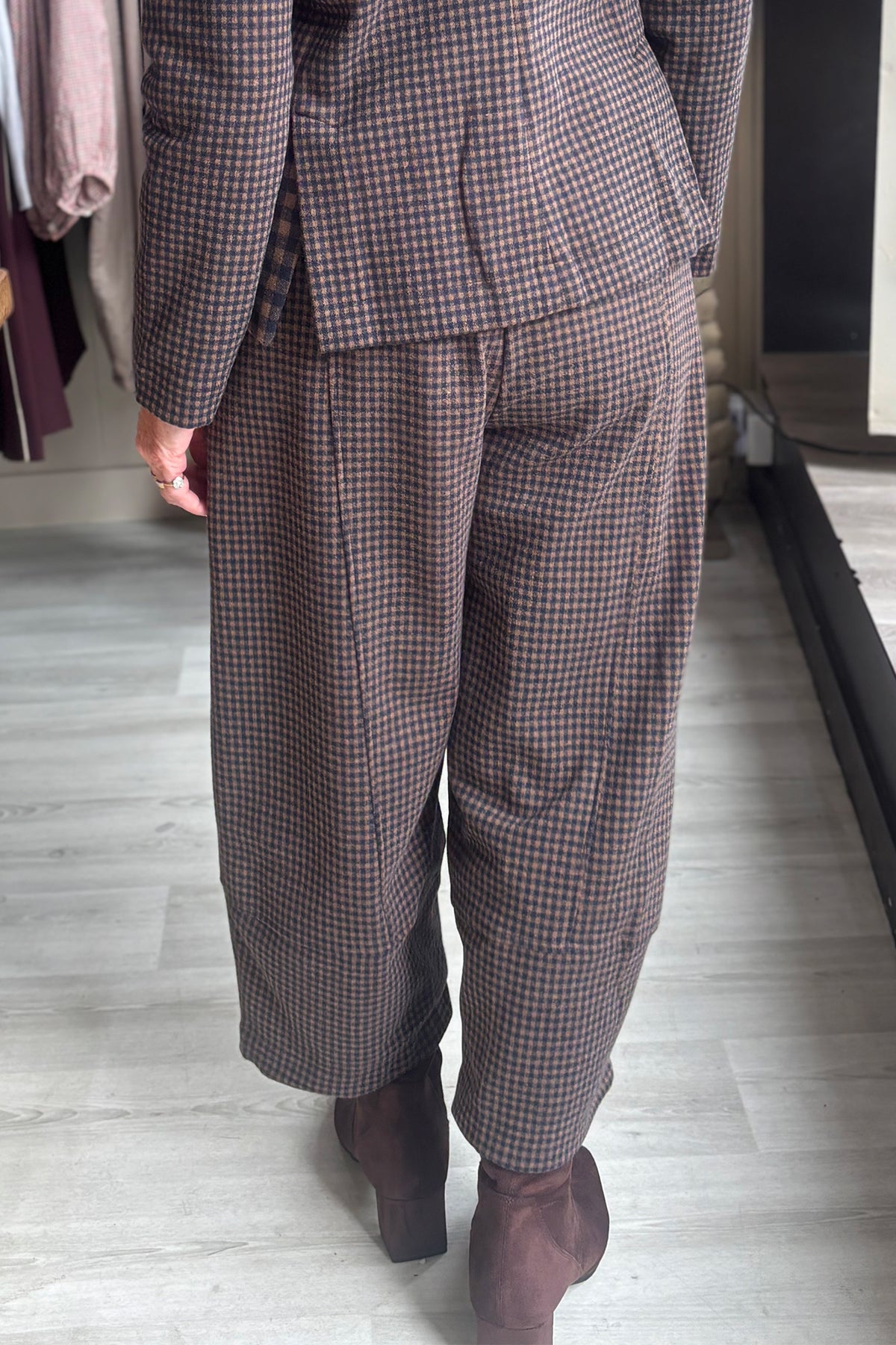 Mama B Rima JQ33846 Notte Brown Small Check Trousers, back view