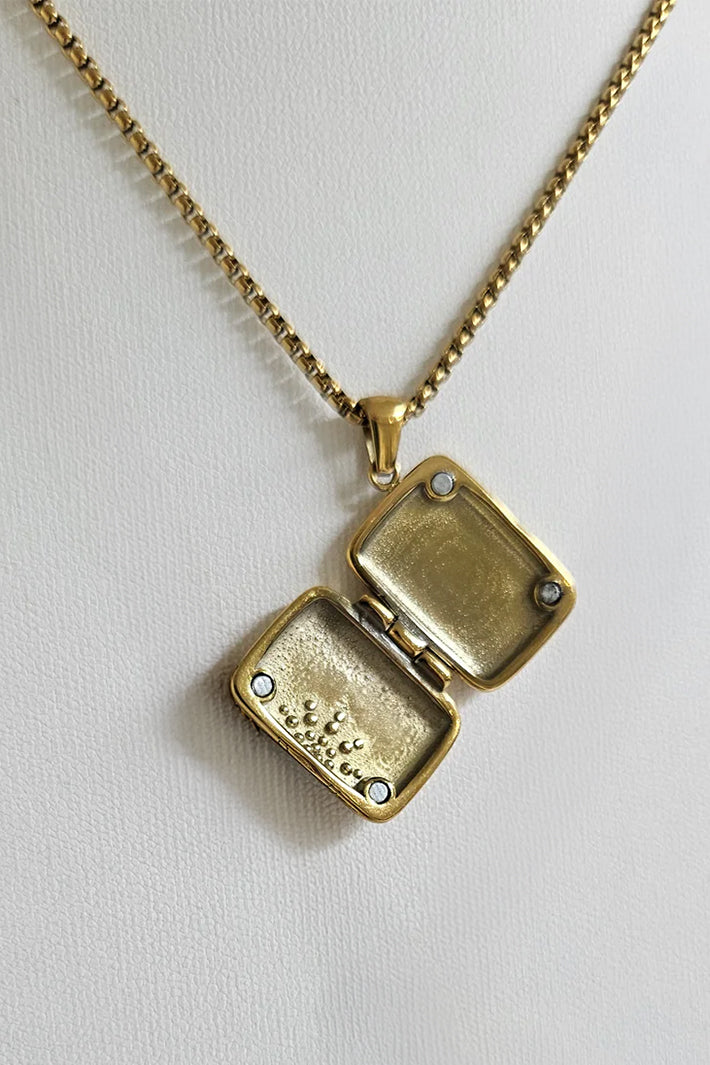 Misgraceful 18k Gold Plated Rectangular Locket Necklace