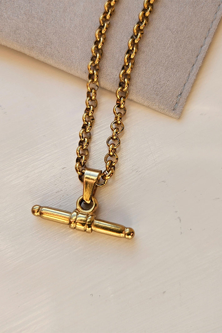 Misgraceful Vintage T Bar Gold Necklace, flat lay