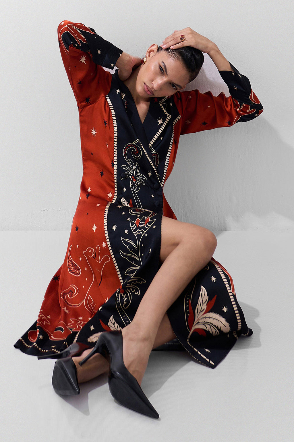 NOIB Willow Maxi Nocturnal Jungle Multicolour Dress, seated