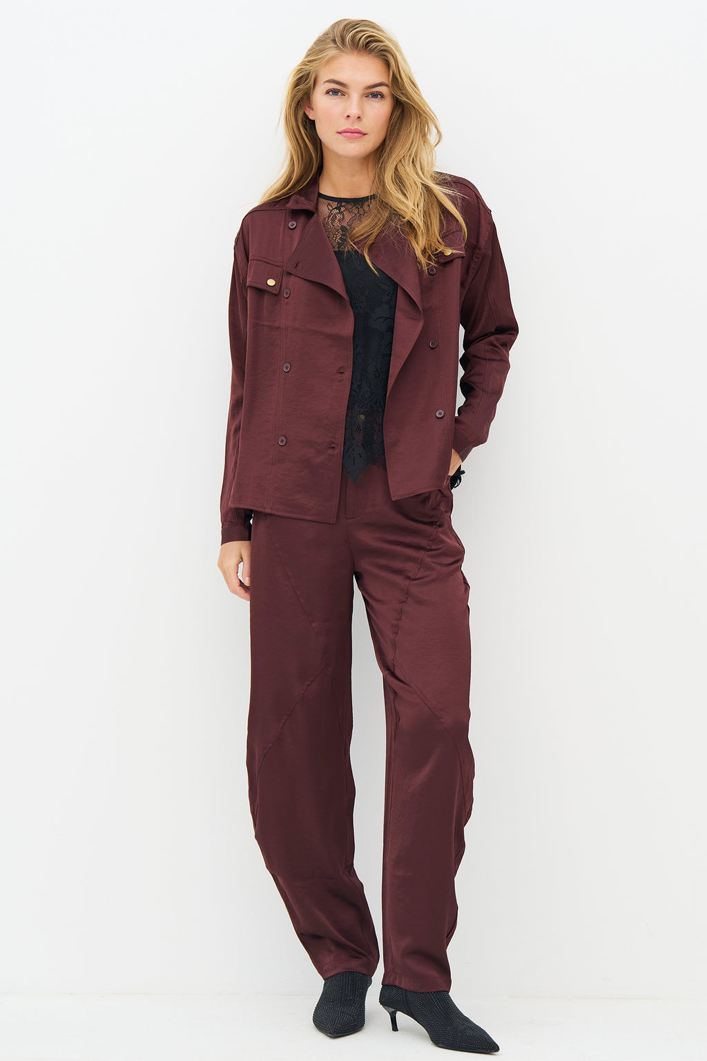 Nu Denmark Emory Burgundy Red Satin Overshirt 8928-40, front full length on model with the matching trouser