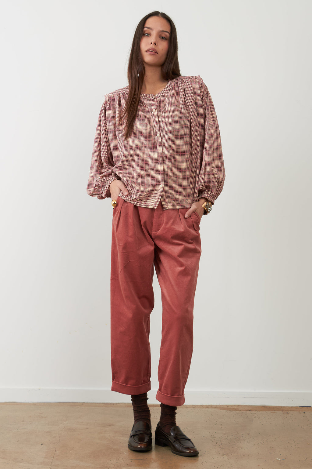 Orfeo Paris Janet Pink Checked Top TW1846, front view with rust trousers