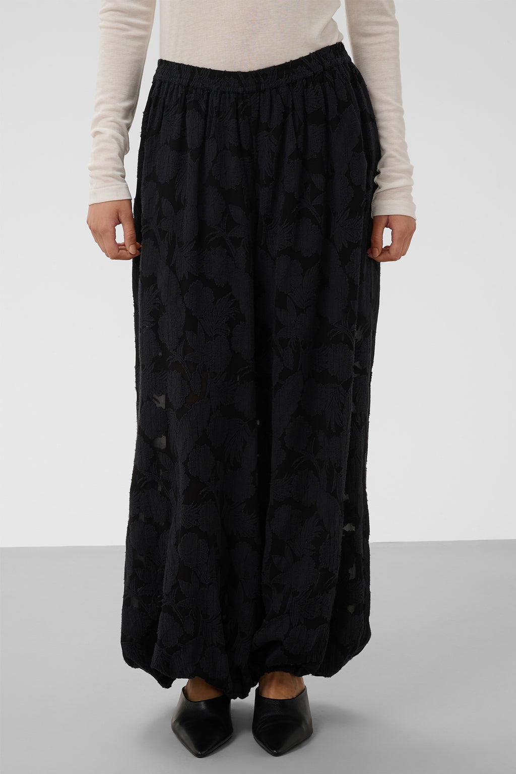 Soaked SLFelina Black Balloon Trousers 30409612-194008, front view