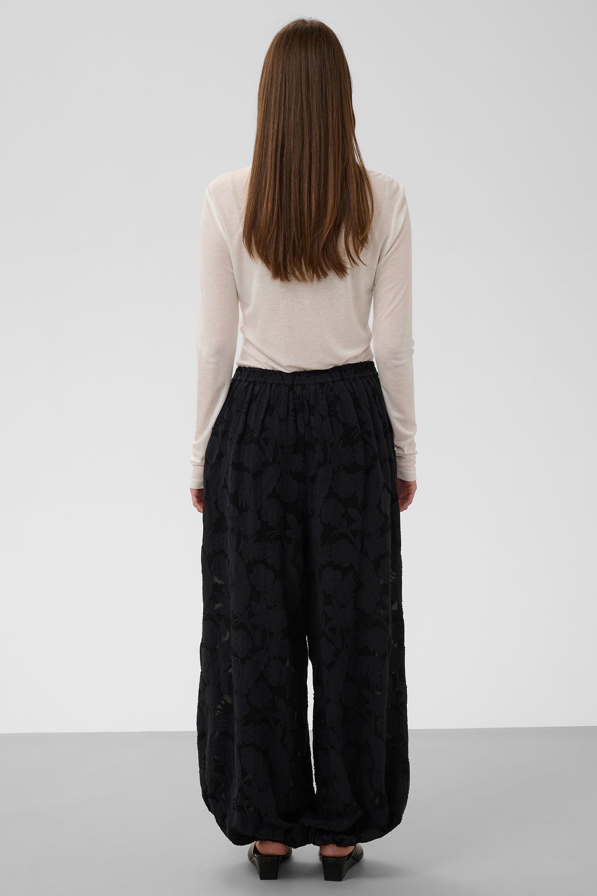 Soaked SLFelina Black Balloon Trousers 30409612-194008, back view