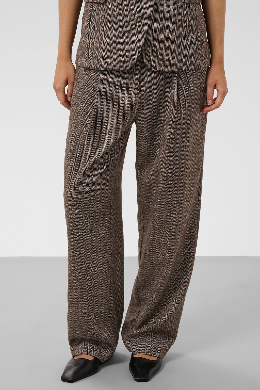 Soaked SLKango Ganache Herringbone Brown Trousers 30409492-305270, front view