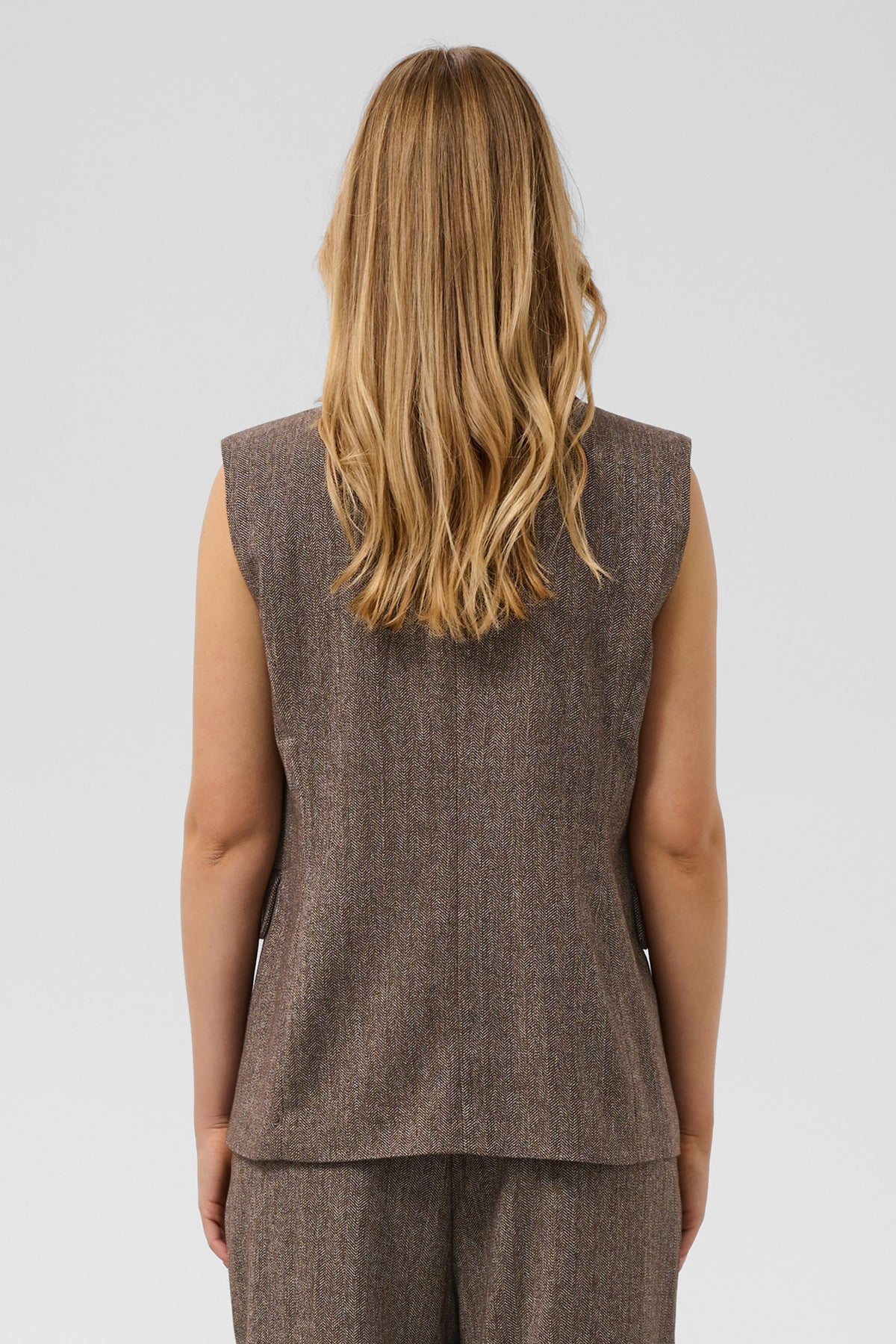 Soaked SLKango Ganache Herringbone Brown Trousers 30409492-305270, back view close up