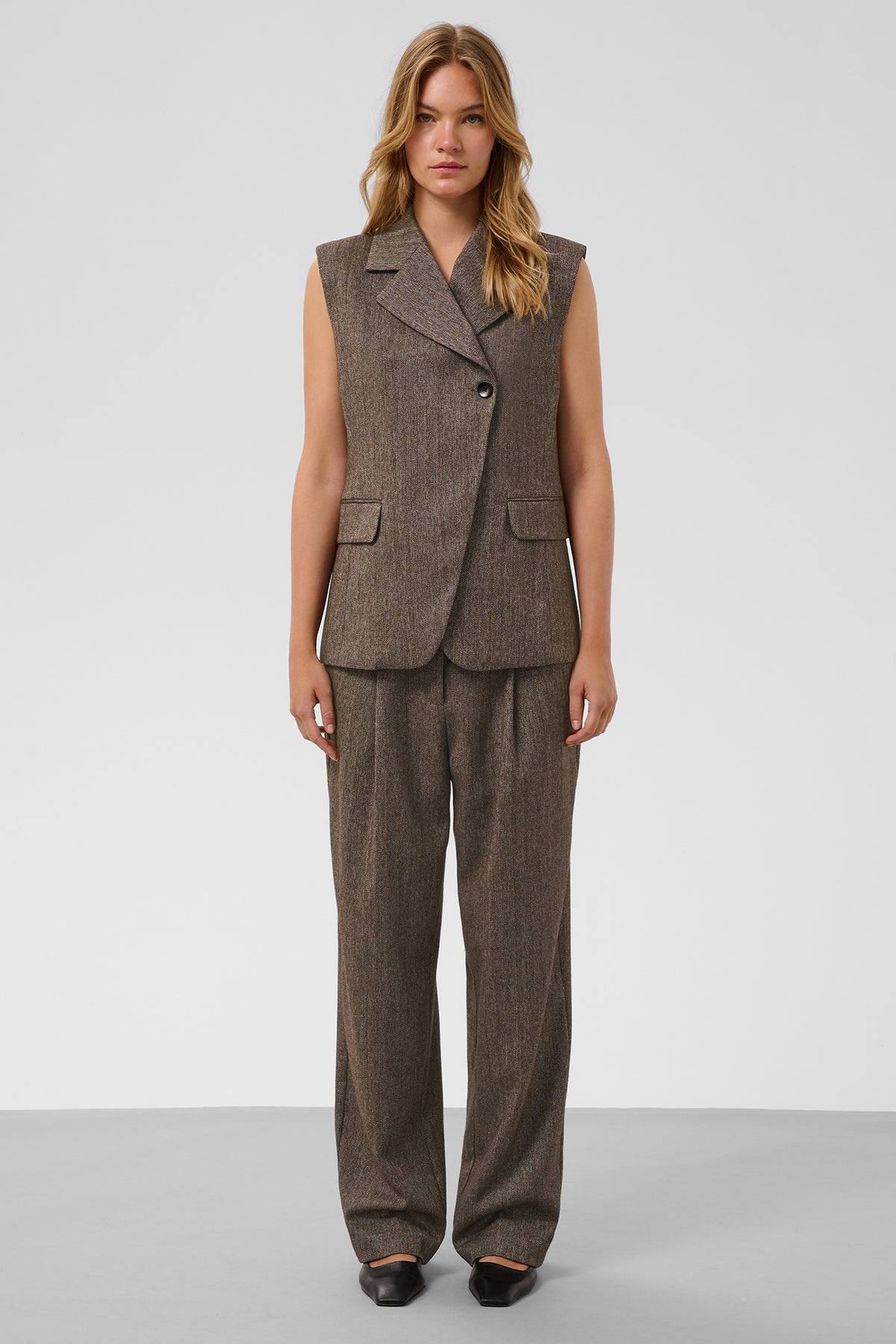 Soaked SLKango Ganache Herringbone Brown Waistcoat 30409490-305270, full length front view