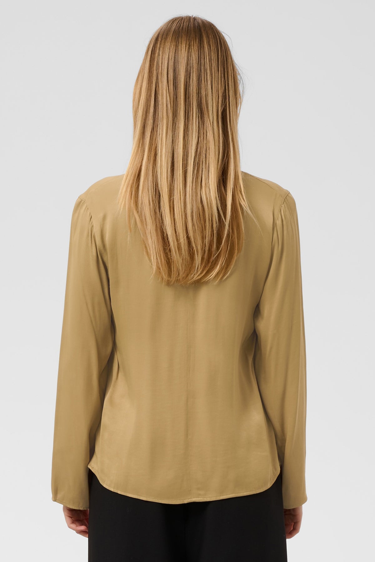 Soaked SLNadeya Fennel Seed Beige Tie Neck Long Sleeve Blouse 30409562-170929, back view close up