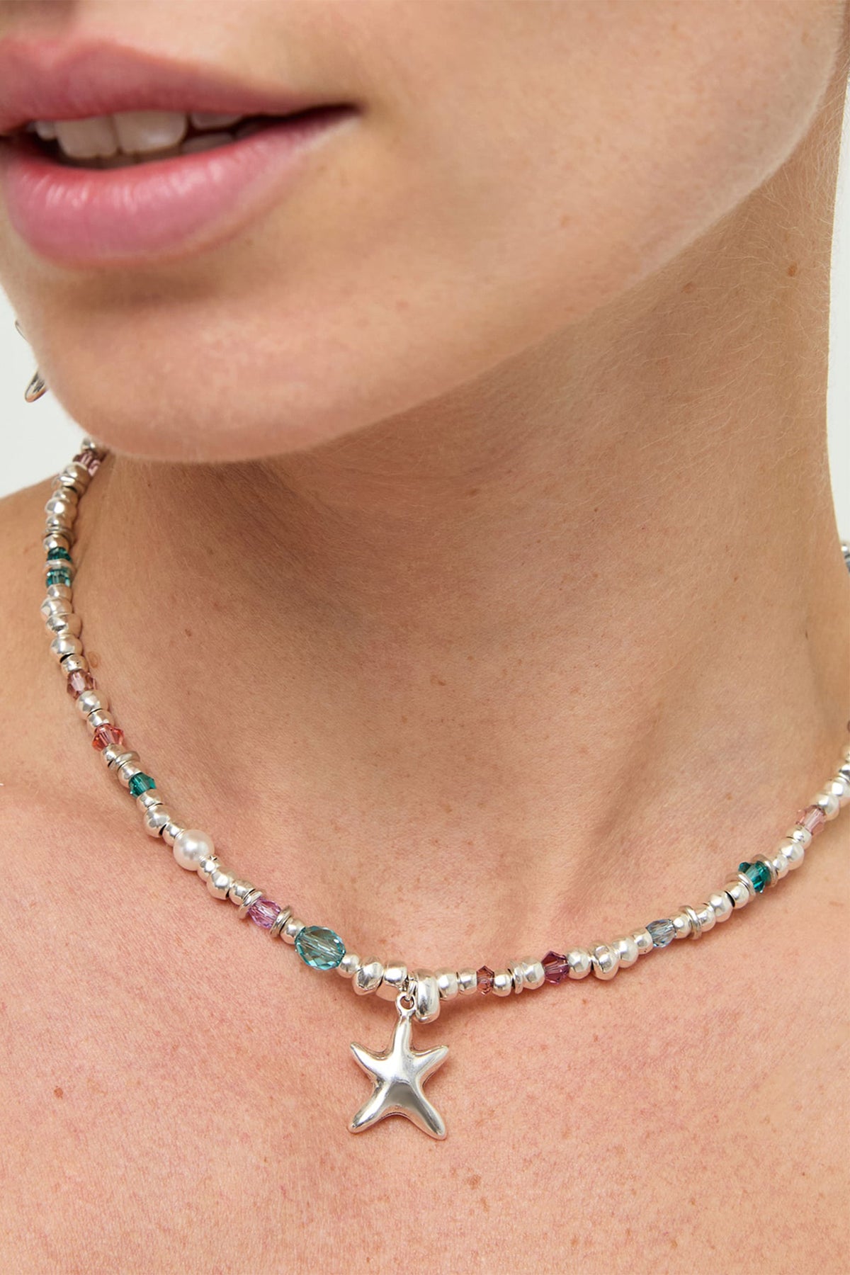 UNOde50 Prisma Silver Necklace with Crystals & Starfish COL2095, worn, close up