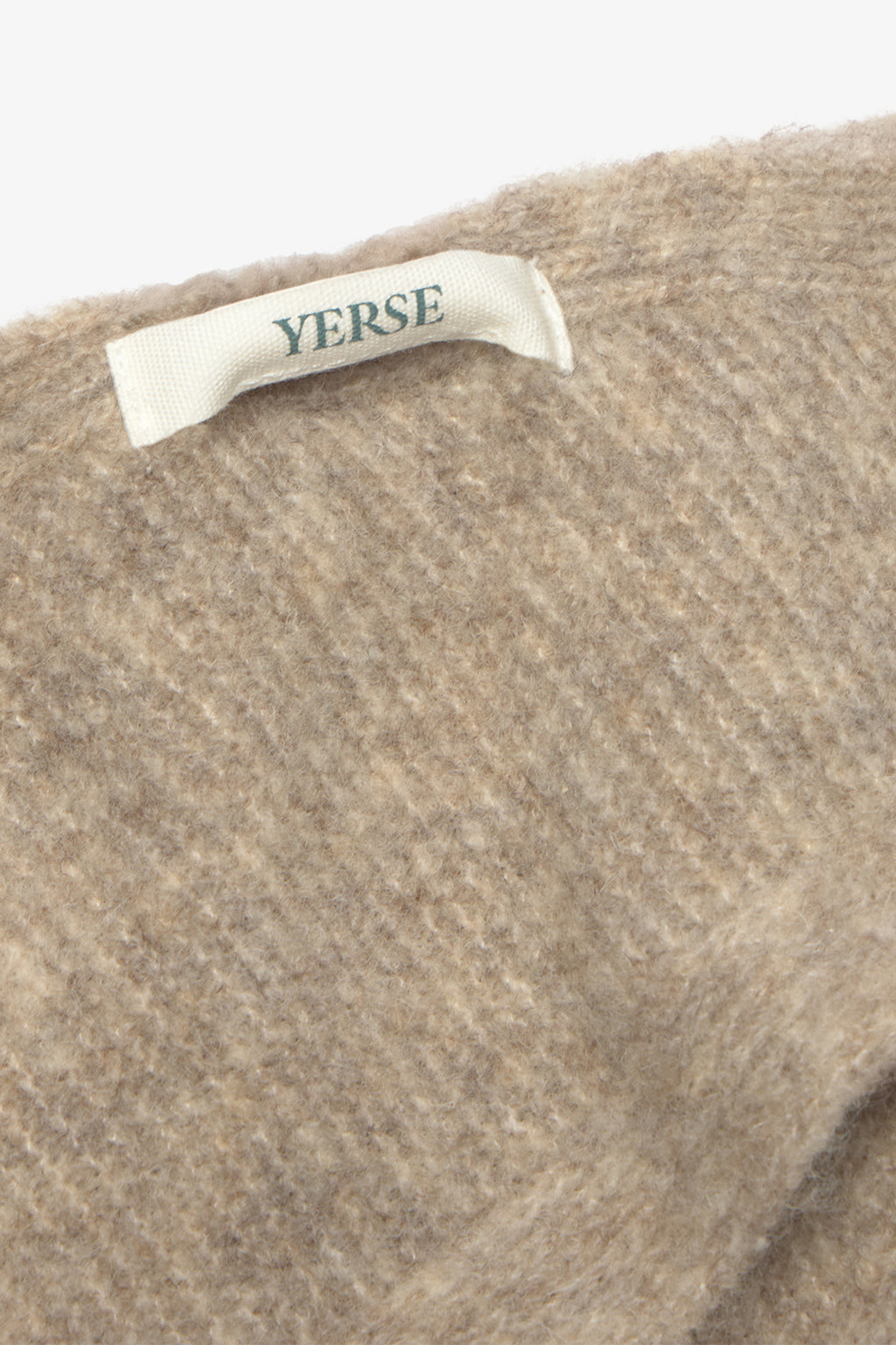 Yerse Mias Beige Bandana Scarf 45914, knit and label detail