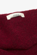 Yerse Mias Burgundy Red Bandana Scarf 45914, knit and label detail