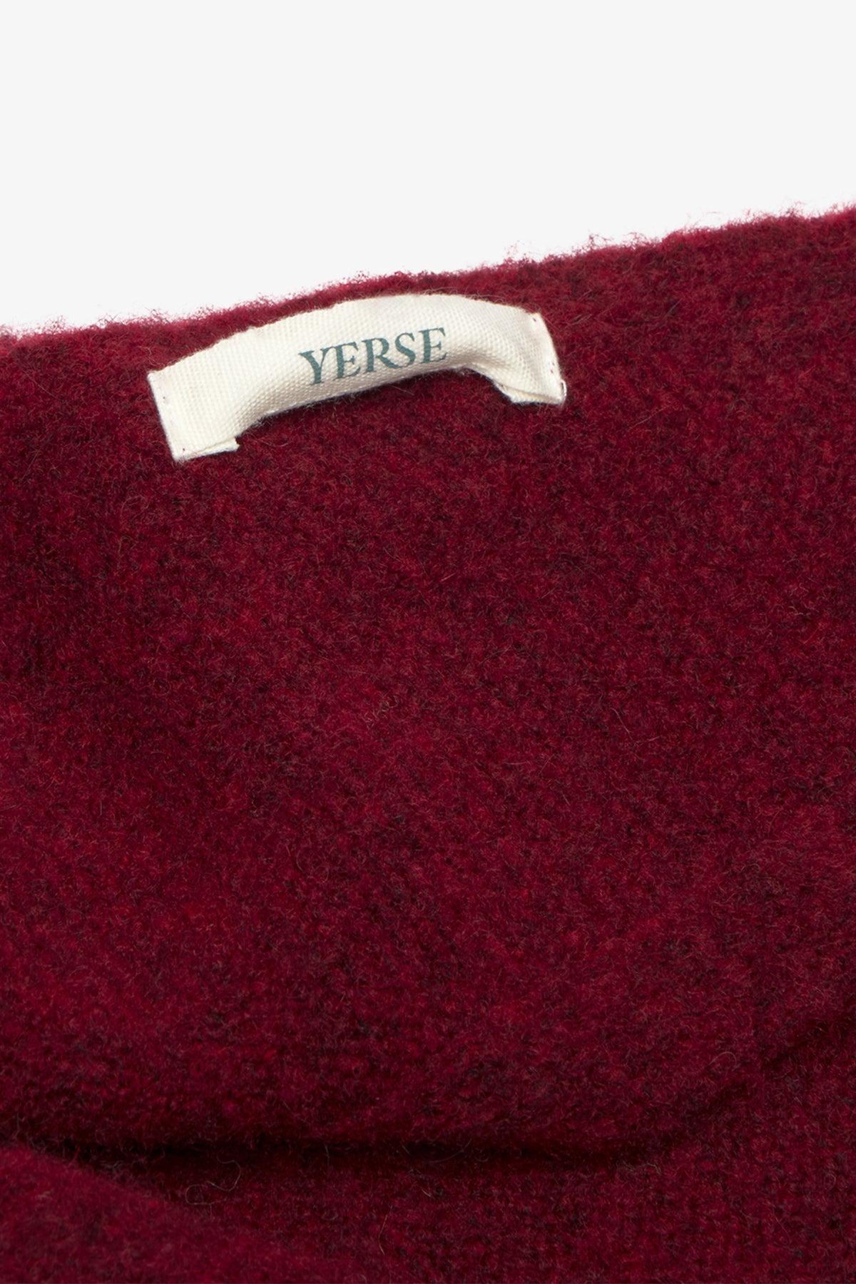 Yerse Mias Burgundy Red Bandana Scarf 45914, knit and label detail