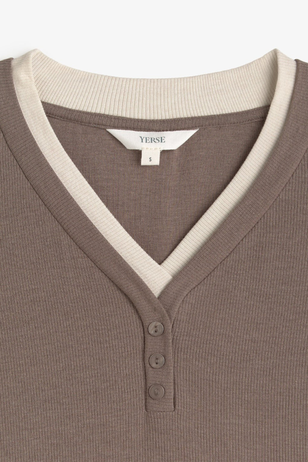 Yerse Mirandabicolor Camel Beige Two Tone Top 45493, neckline detail