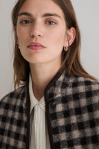 Yerse Nani Cream Black Check Wool Jacket 45620, collar and button detail