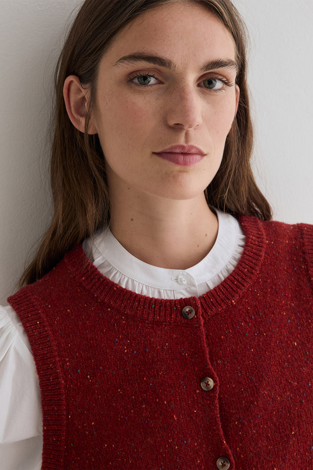 Yerse Sandy Red Sleeveless Cardigan 45528, front close-up